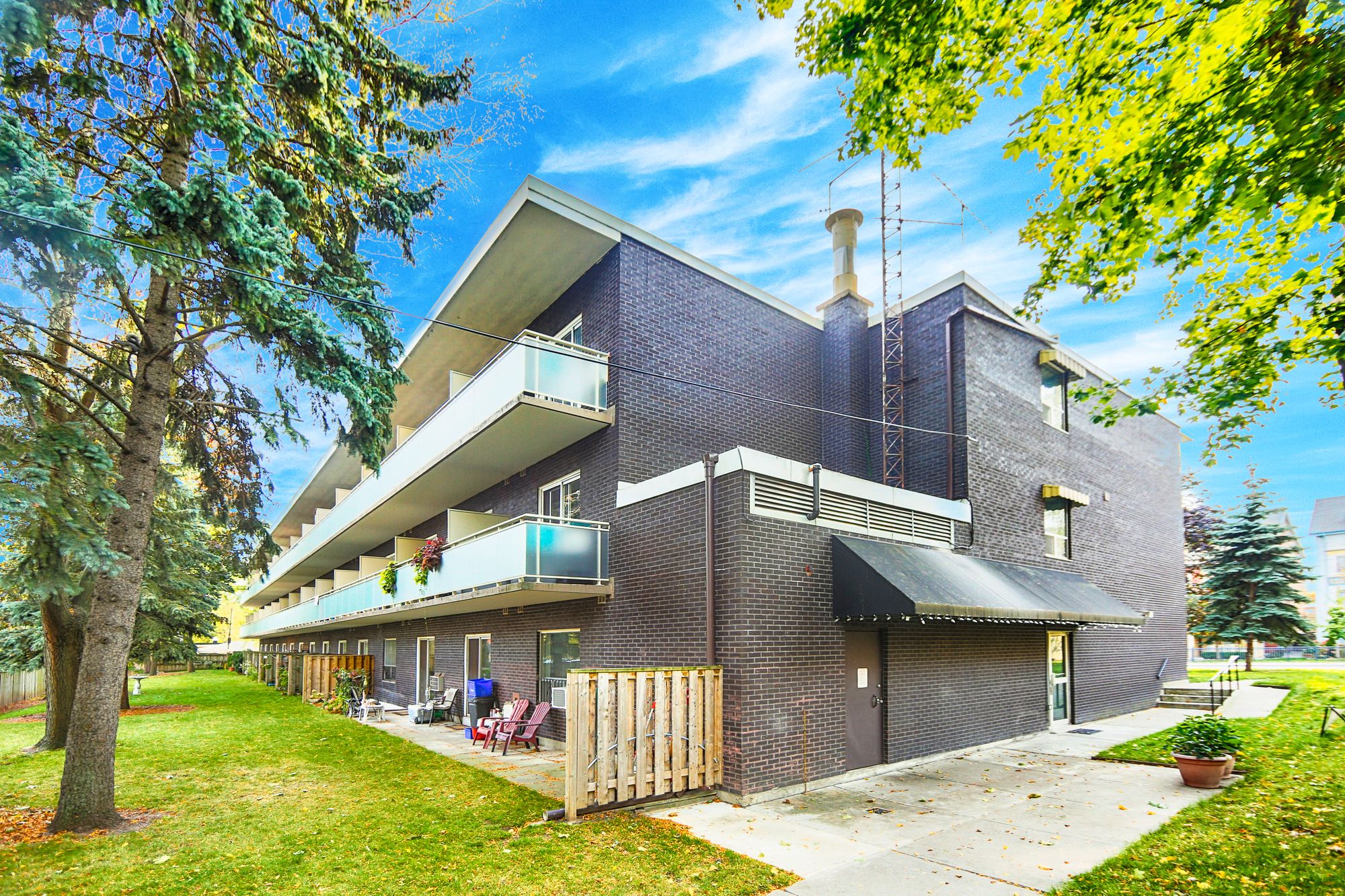 123 Woodbine Ave 123 Woodbine 1 Condo for Sale & 0 Units for Rent