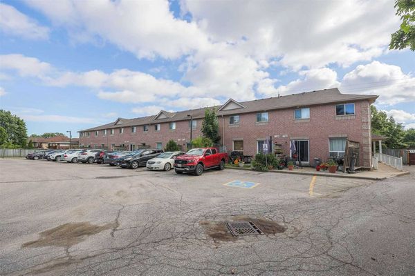 275 Old Homestead Road Townhomes