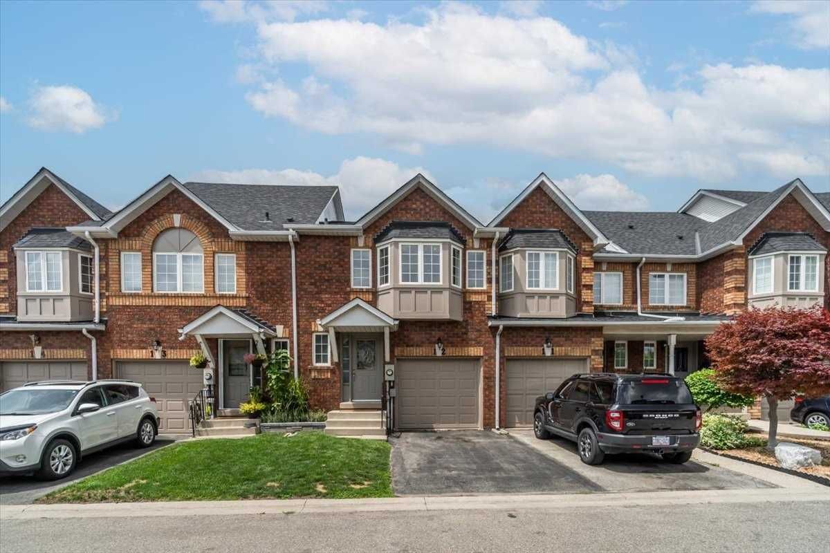1425 Abbeywood Drive. 1425 Abbeywood Drive is located in  Oakville, Toronto - image #1 of 2