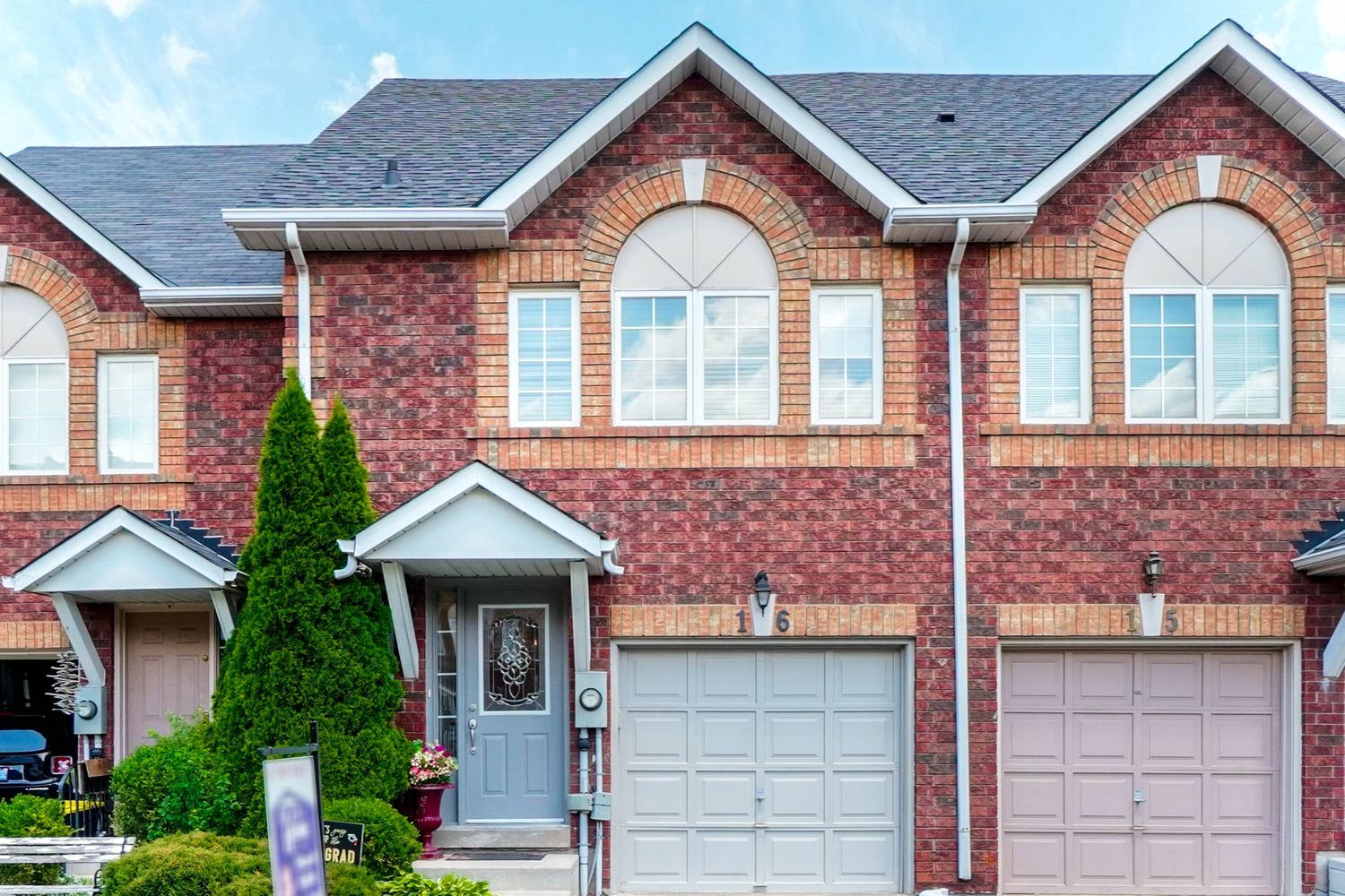 1425 Abbeywood Drive. 1425 Abbeywood Drive is located in  Oakville, Toronto - image #2 of 2