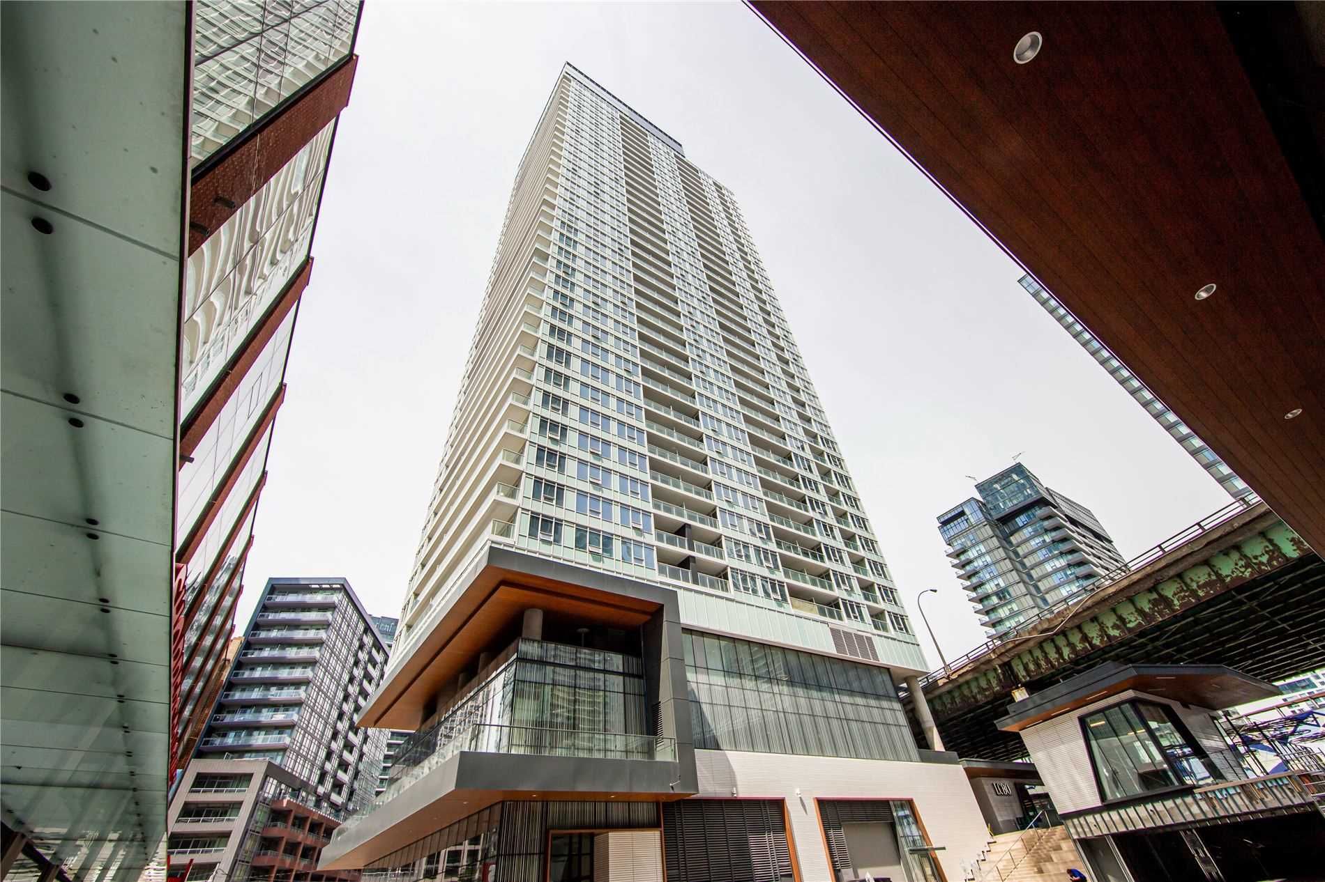 500 Lake Shore Blvd W. This condo at The LakeShore Condos is located in  Downtown, Toronto - image #2 of 3 by Strata.ca