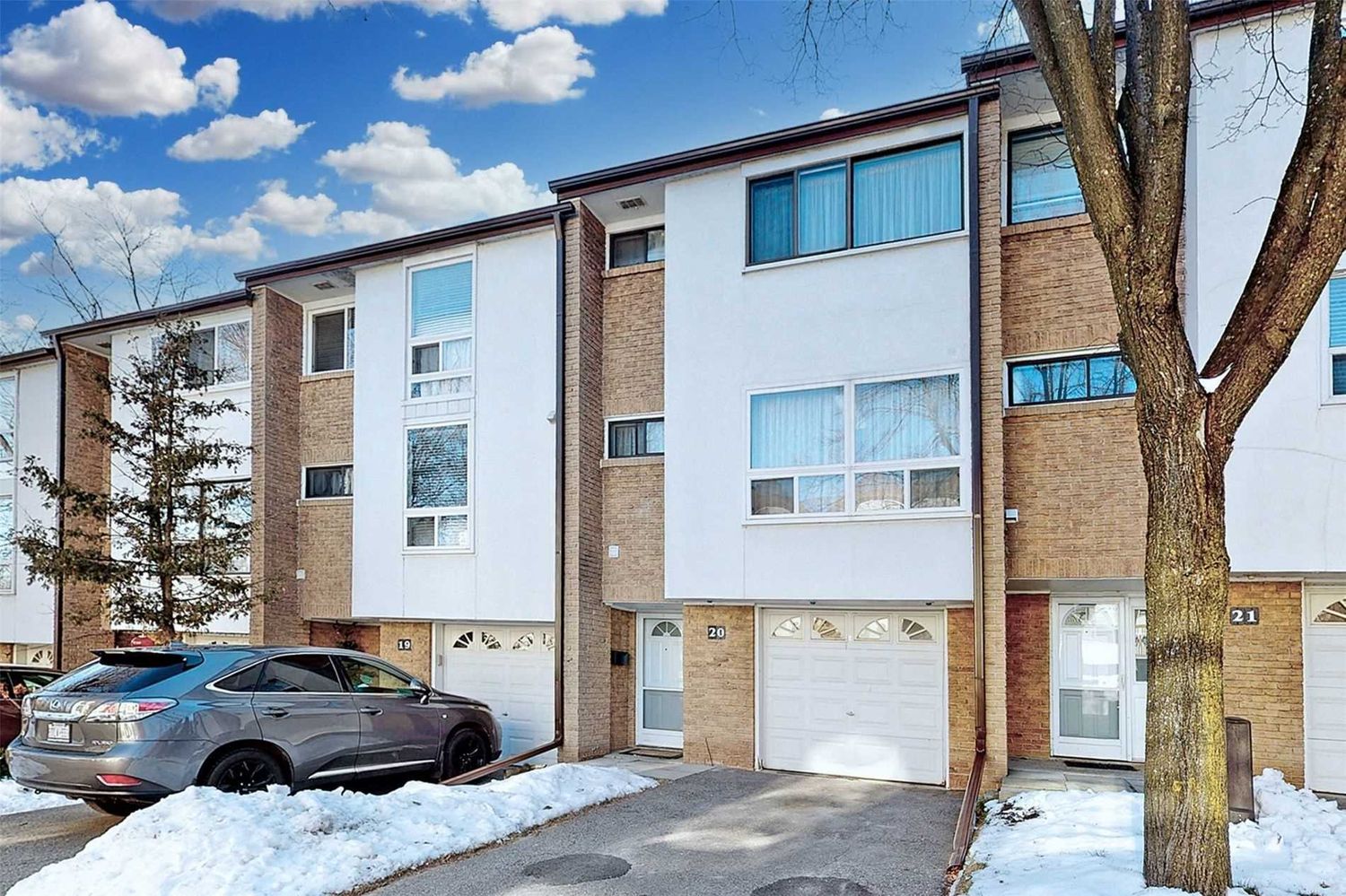 3420 St Clair Avenue E. 3420 St Clair Ave East Townhomes is located in  Scarborough, Toronto - image #1 of 2