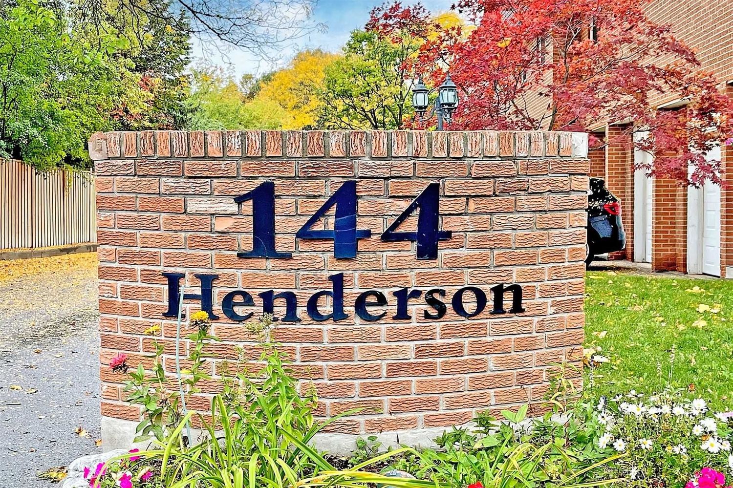 144 Henderson Avenue.  144 Henderson Avenue Townhouses is located in  Markham, Toronto - image #2 of 2