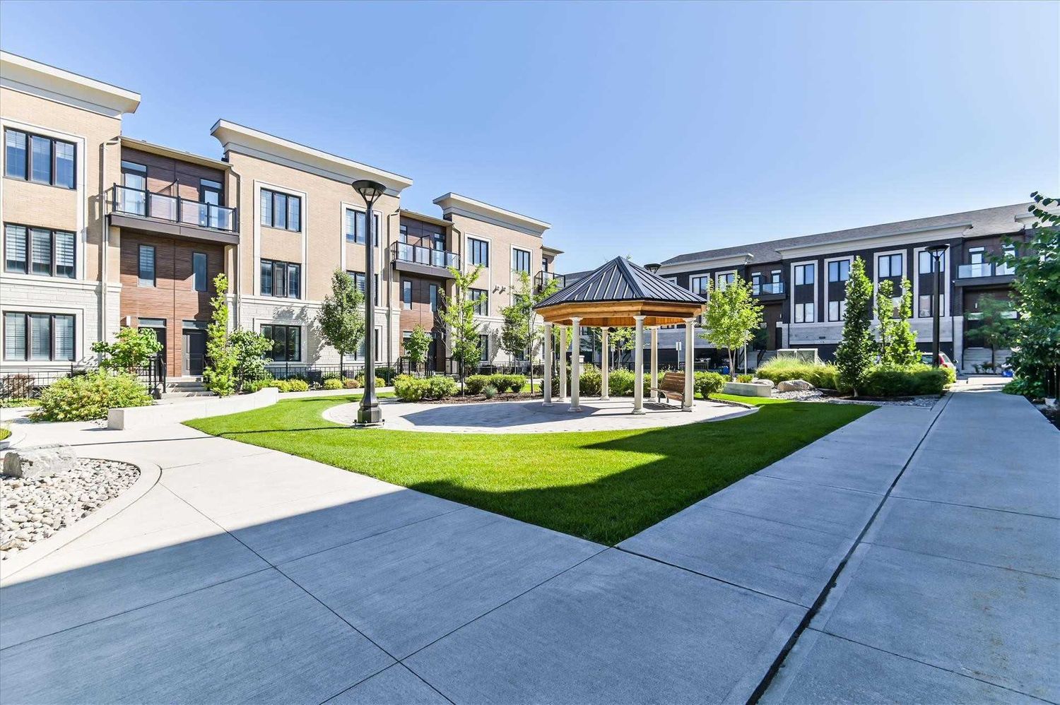 15-89 Village Parkway. Village Park Townhomes is located in  Markham, Toronto - image #1 of 3