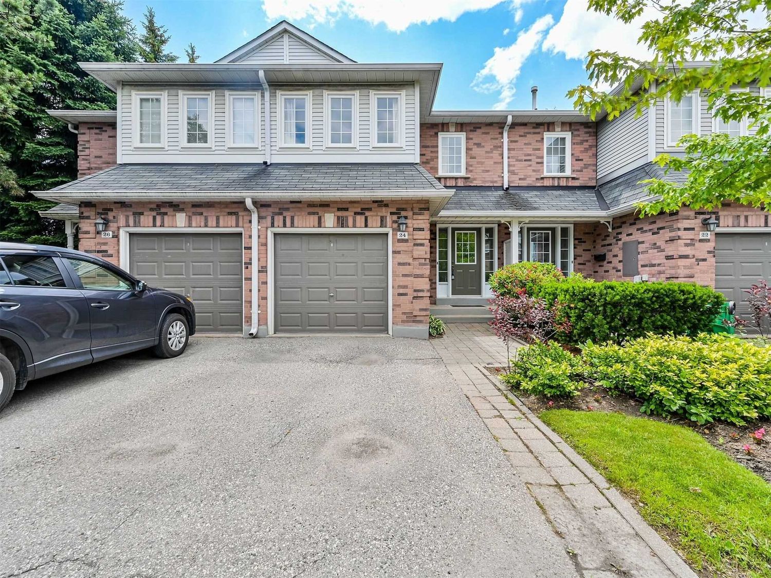 1-54 Lancewood Crescent. 2 Lancewood Crescent Townhouses is located in  Brampton, Toronto - image #2 of 2