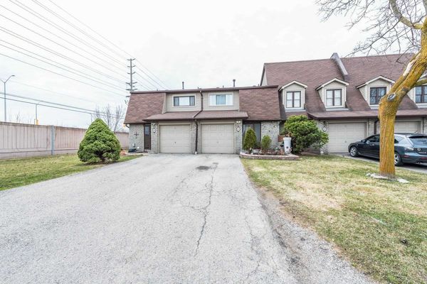 1 Greenwich Cir Townhouses