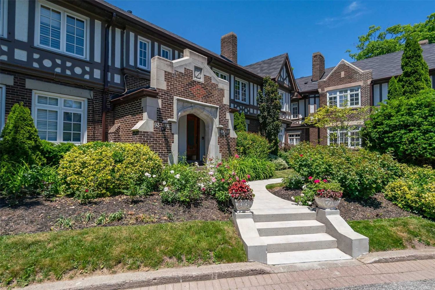 67-93 Douglas Crescent. Governor's Manor is located in  East York, Toronto - image #1 of 4