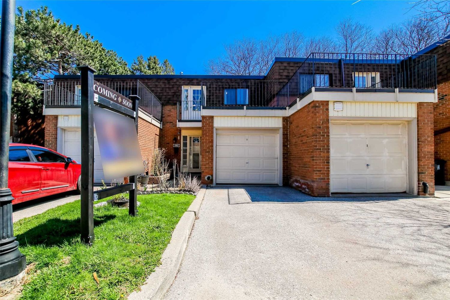202-380 Sprucewood Court. 202 Sprucewood Court Townhouses is located in  Scarborough, Toronto - image #1 of 2