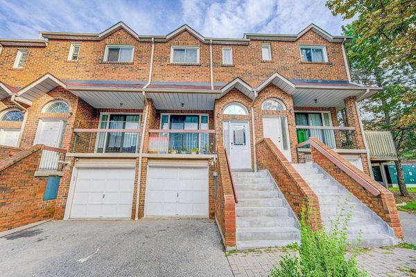 10 Reidmount Avenue Townhouses