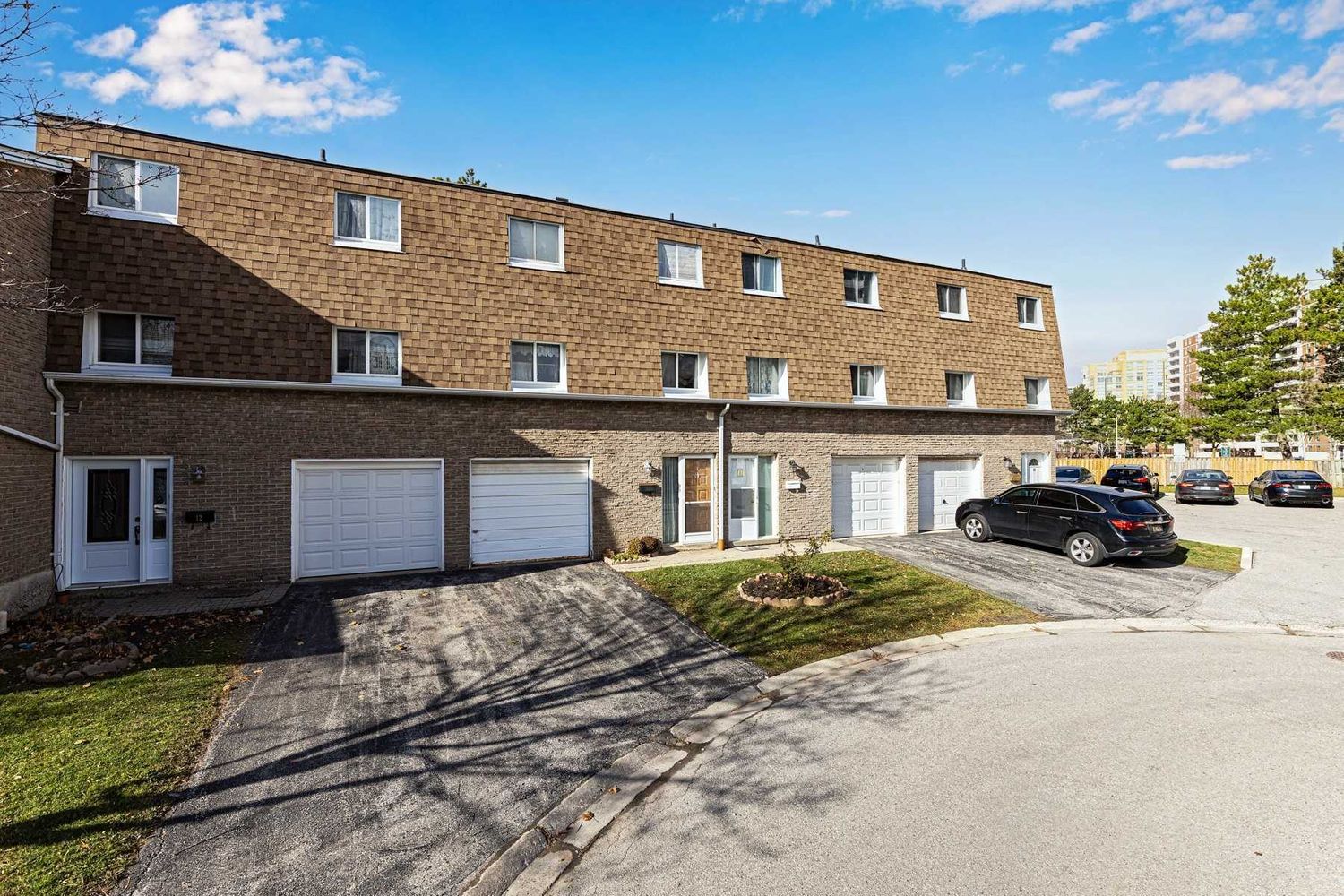 200-282 Bridletowne Cir. 200 Bridletowne Circle Townhouses is located in  Scarborough, Toronto - image #1 of 2