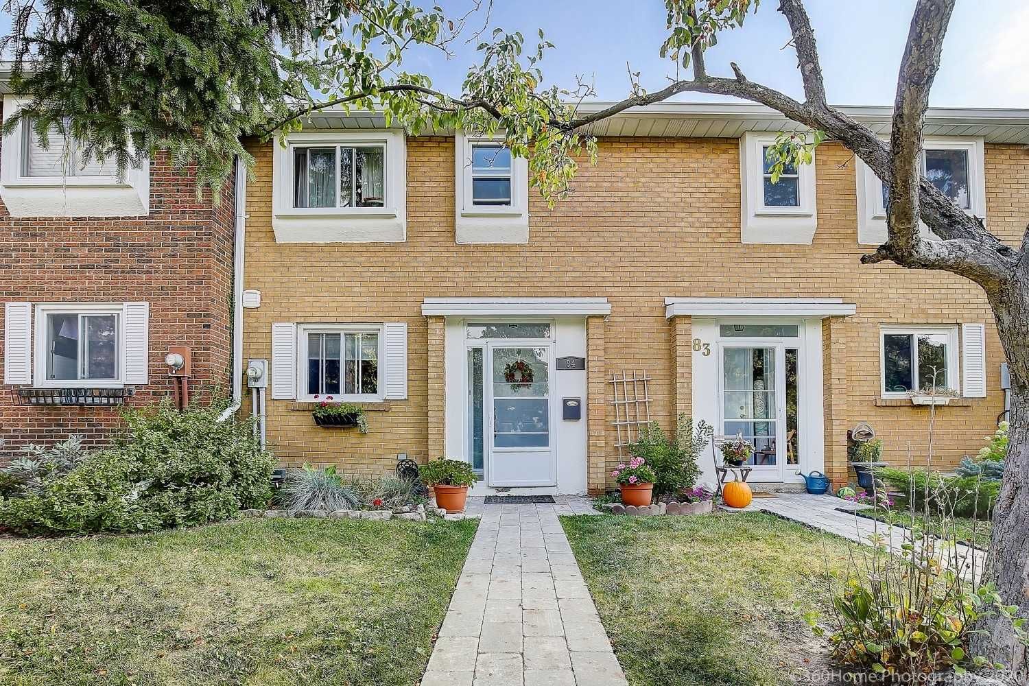 1-15 Centennial Park Road. 7 Centennial Park Road Townhouses is located in  Etobicoke, Toronto - image #1 of 2