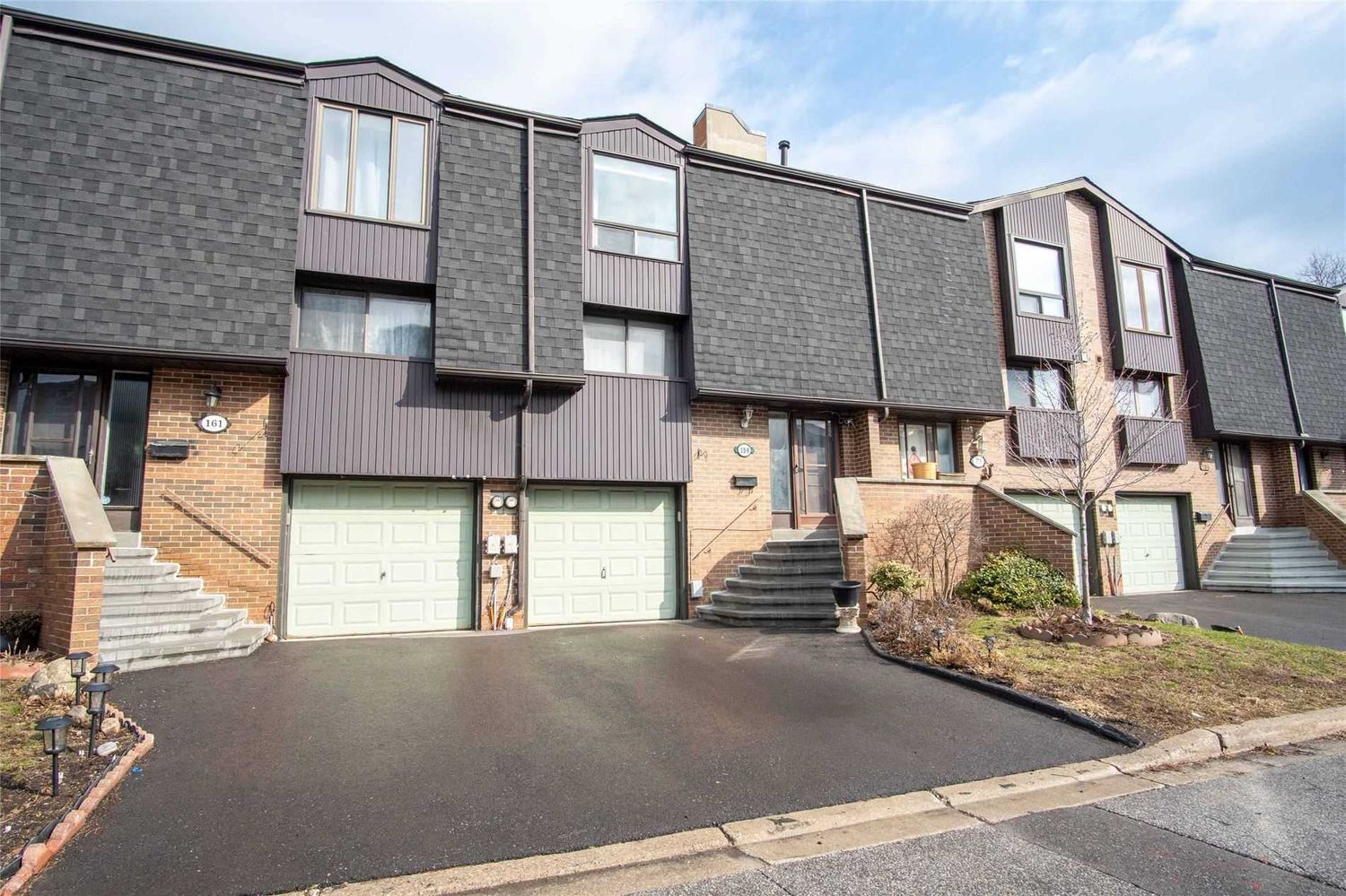 93-161 Maple Branch Path. Islington Place Townhouses is located in  Etobicoke, Toronto - image #1 of 3