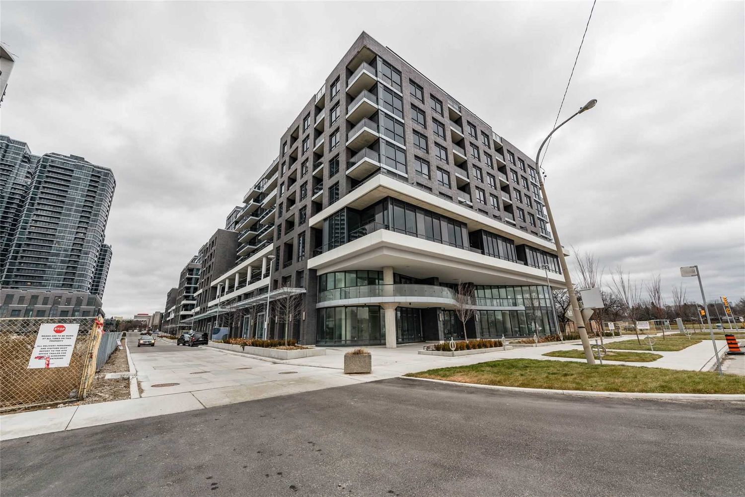 10 Gibbs Road. Park Terraces at Valhalla Town Square is located in  Etobicoke, Toronto - image #1 of 3