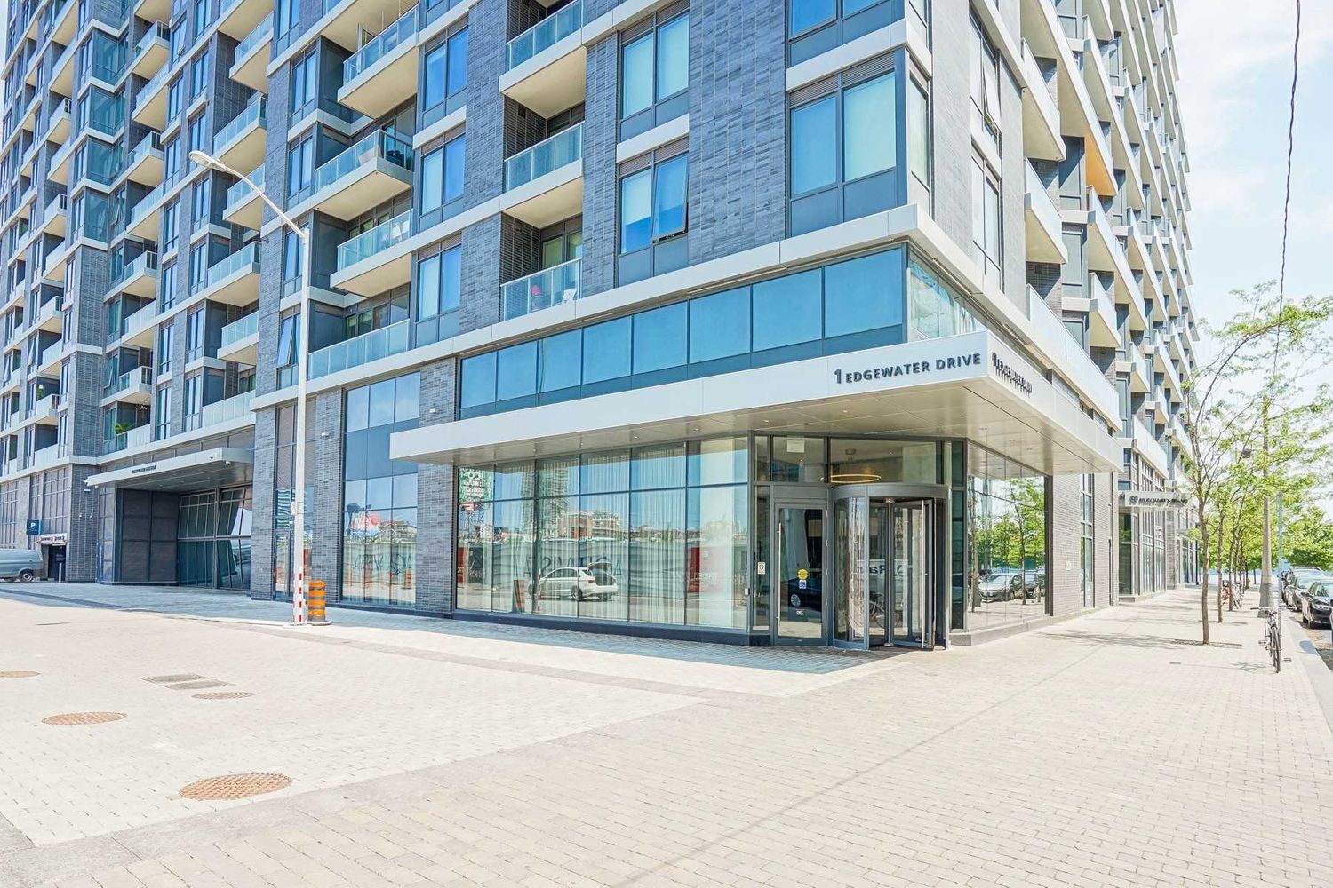 1 Edgewater Drive. Aquavista Condos at Bayside is located in  Downtown, Toronto - image #2 of 4