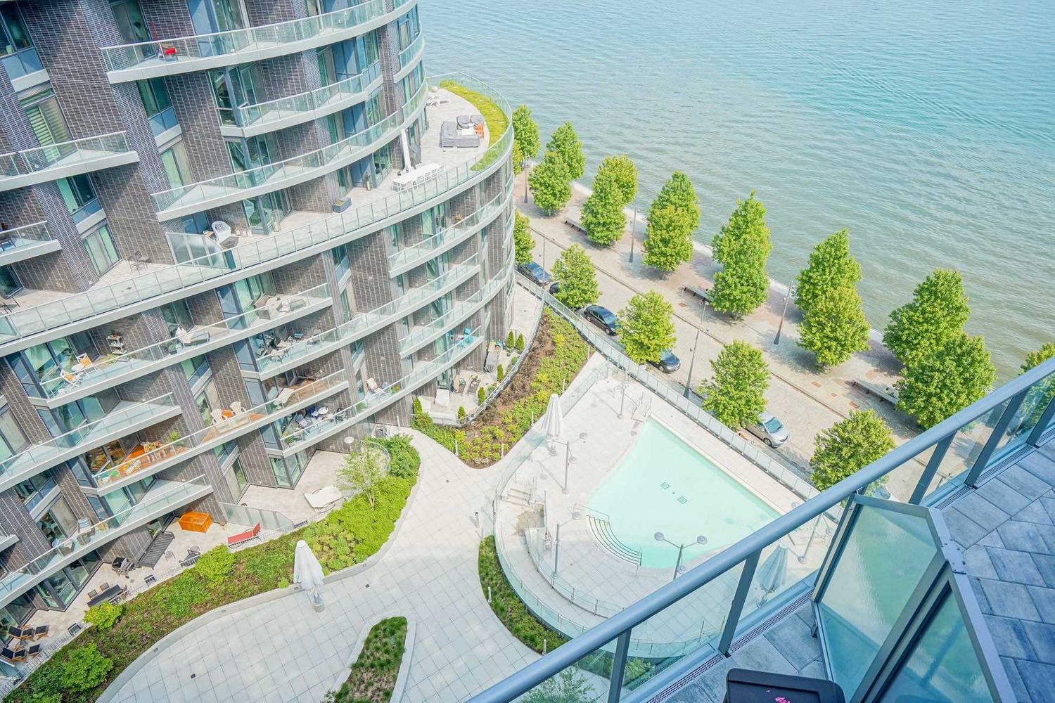 1 Edgewater Drive. Aquavista Condos at Bayside is located in  Downtown, Toronto - image #3 of 4