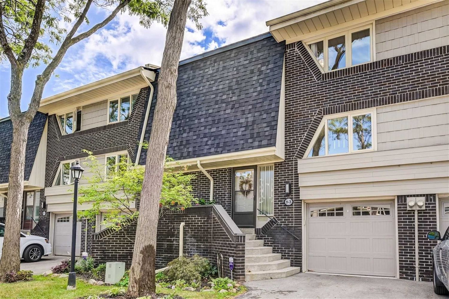 83 Flaming Roseway. 83 Flaming Roseway Townhouses is located in  North York, Toronto - image #1 of 2