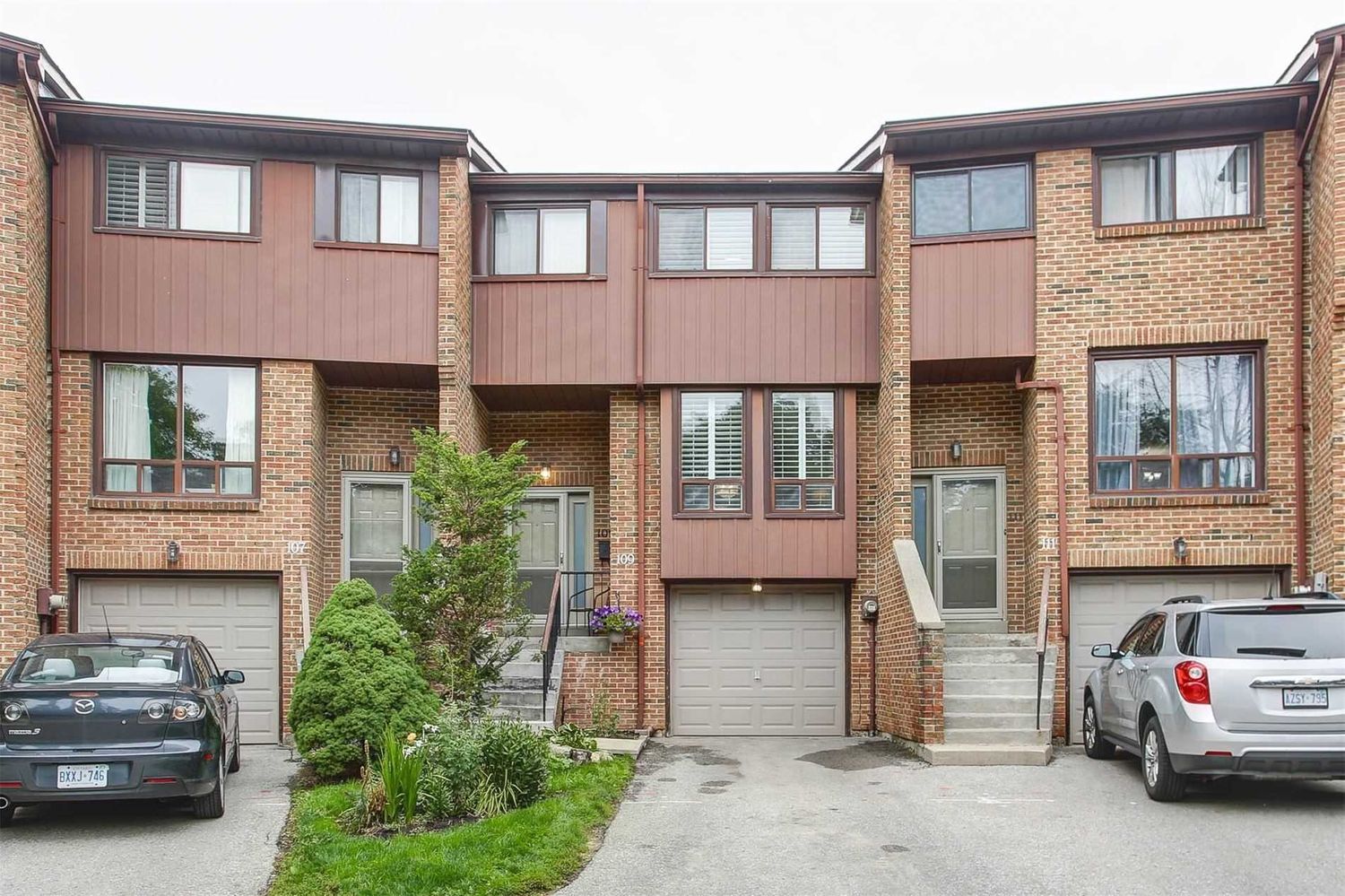 1-130 Wagon Trailway. 1 Wagon Trailway Townhouses is located in  North York, Toronto - image #1 of 2