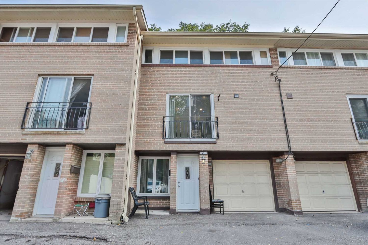 2-28 Streamdale Court. 17 Brookwell Drive Townhouses is located in  North York, Toronto - image #2 of 2