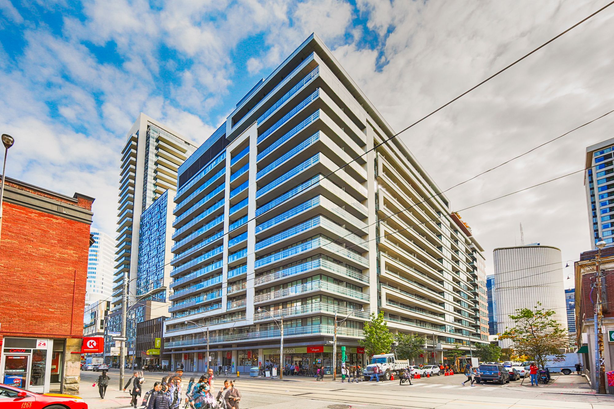111 Elizabeth St One City Hall Place 1 Bed 1 Bath Unit 1726 Strata.ca 111 Elizabeth St One City Hall Place 1 Bed 1 Bath Unit 1726 Strata.ca