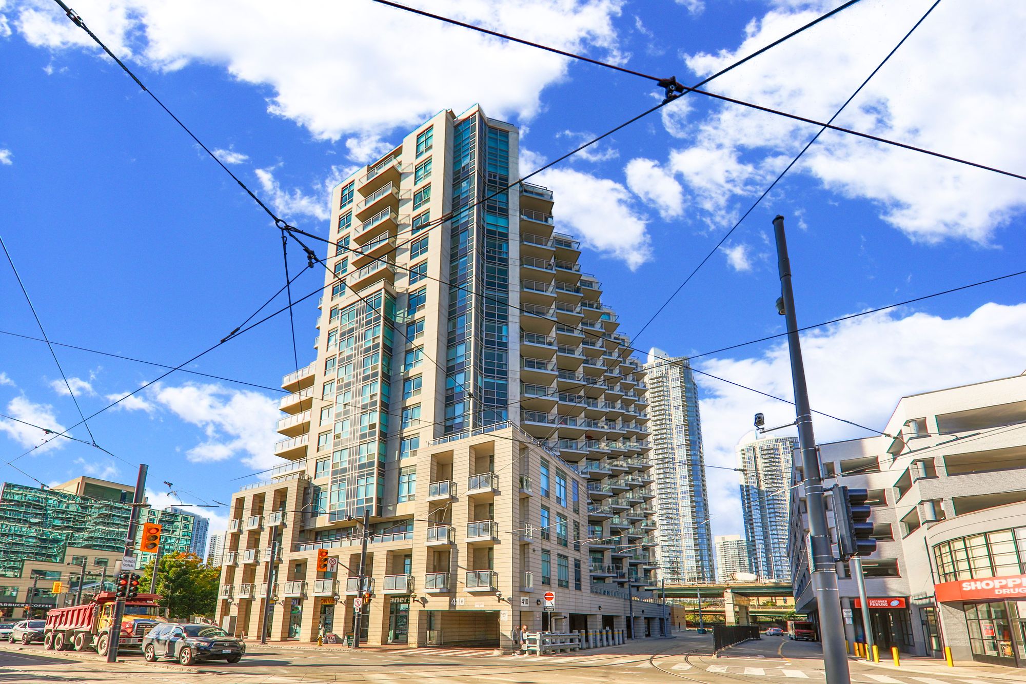 410 Queens Quay W. This condo at Aqua is located in  Downtown, Toronto - image #2 of 4 by Strata.ca