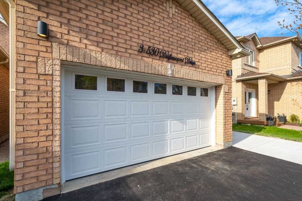 530 Driftcurrent Drive. 530 Driftcurrent Drive Townhomes is located in  Mississauga, Toronto - image #2 of 2