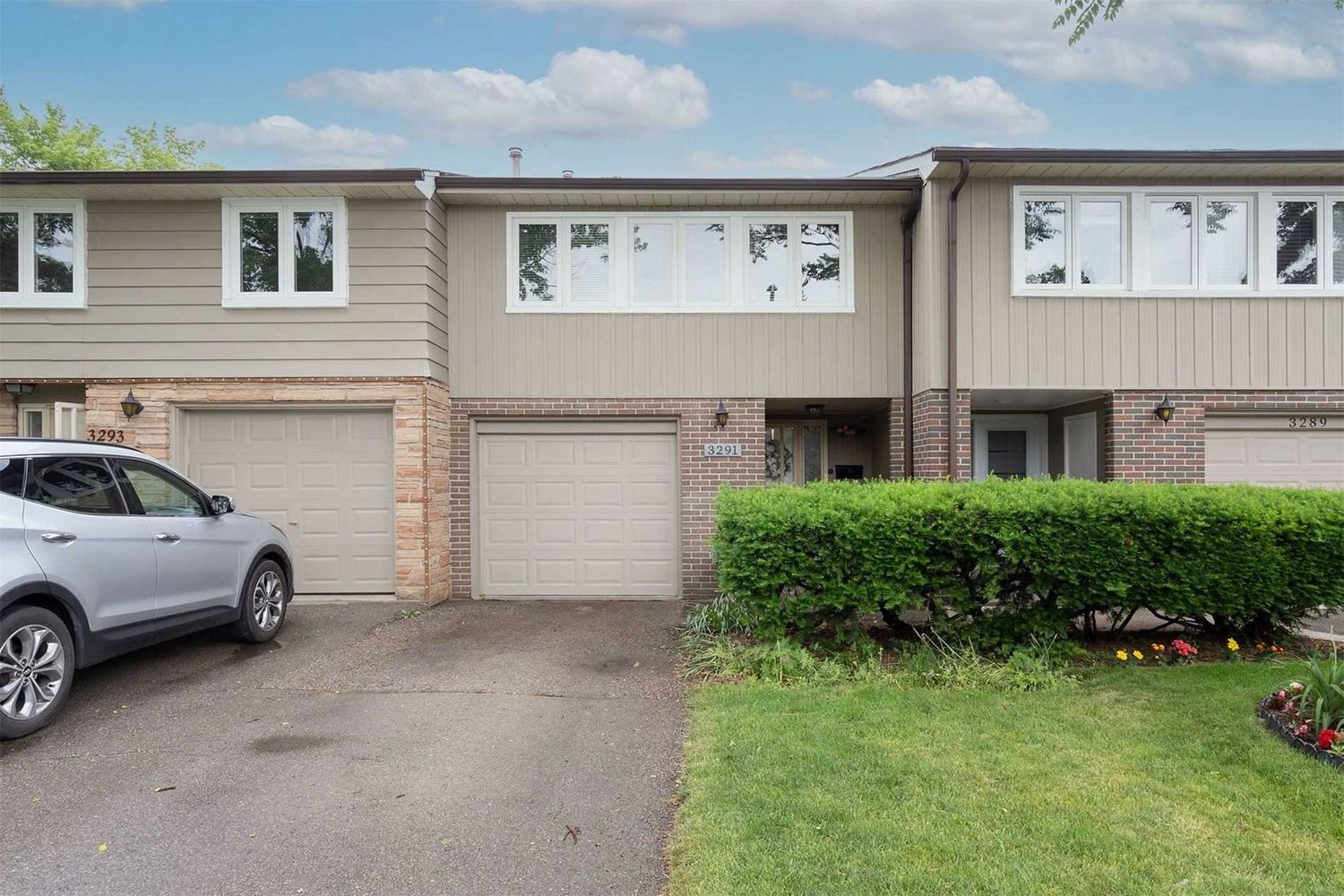 3255-3297 Fieldgate Drive. 1856 Kirkwall Crescent Townhomes is located in  Mississauga, Toronto - image #1 of 2