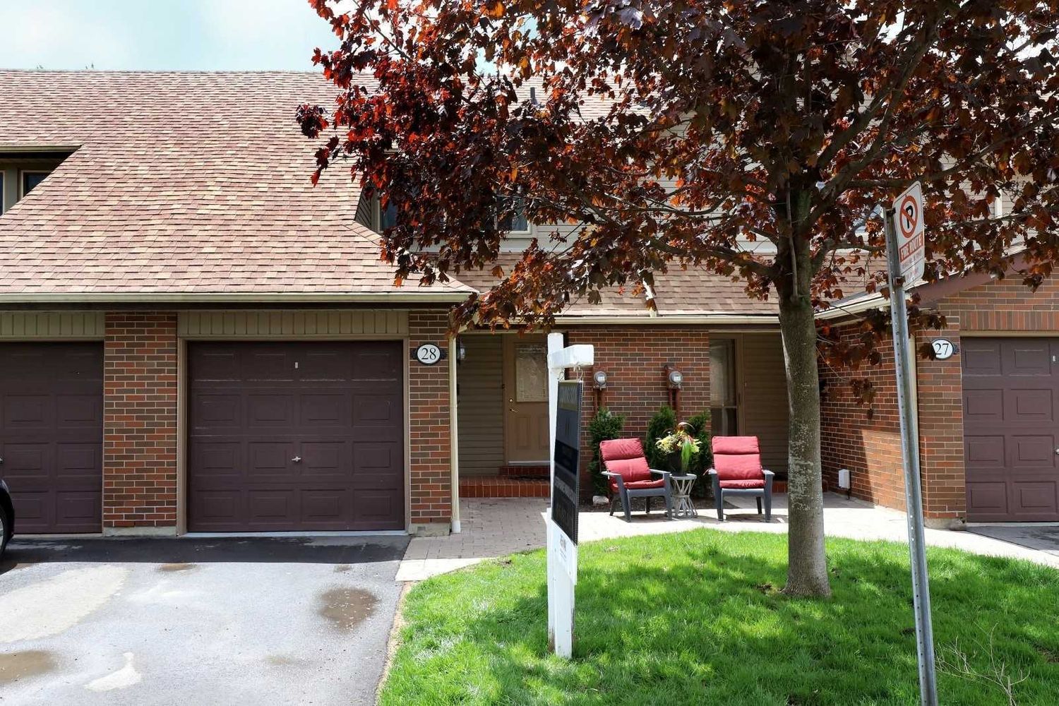 2617 Windwood Drive. 2617 Windwood Townhomes is located in  Mississauga, Toronto - image #1 of 2