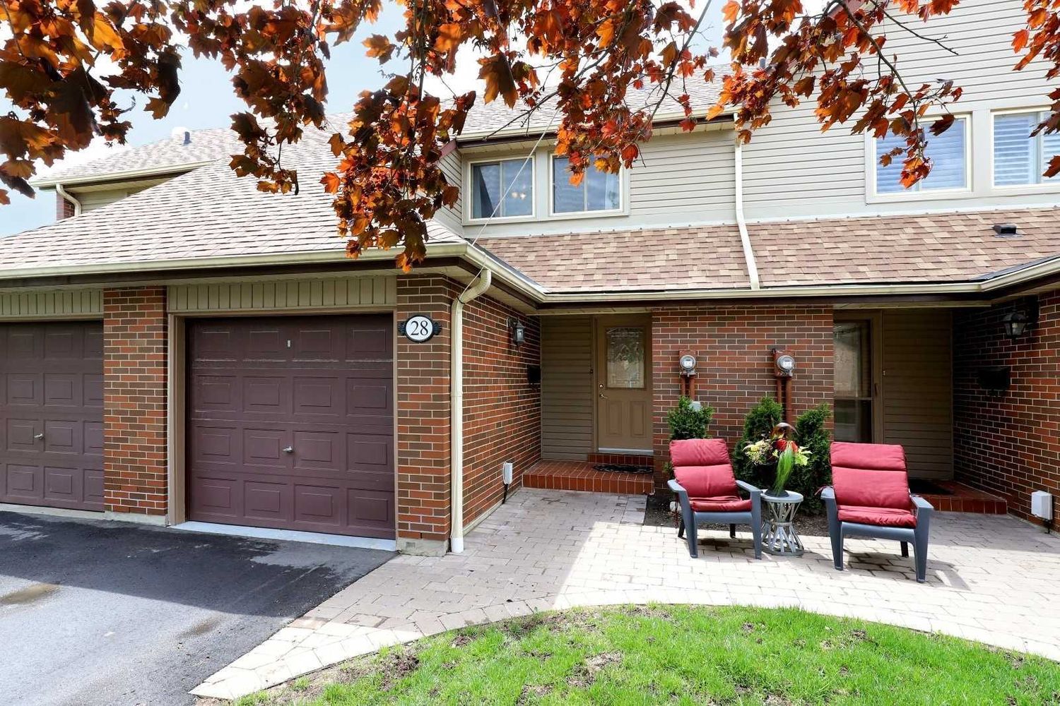 2617 Windwood Drive. 2617 Windwood Townhomes is located in  Mississauga, Toronto - image #2 of 2