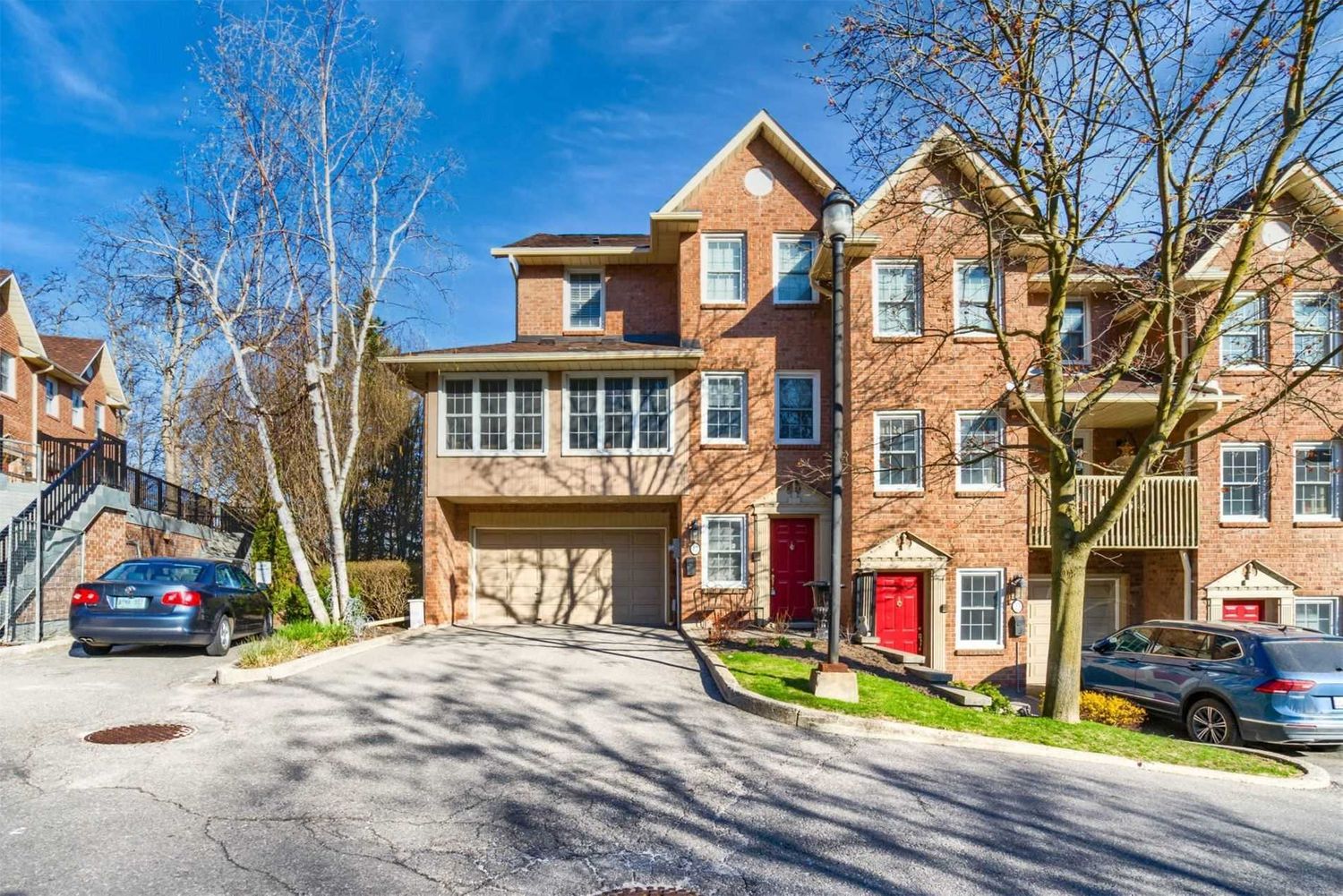 1-17 Warbrick Lane. 1 Warbrick Lane Townhouses is located in  Caledon, Toronto - image #2 of 2