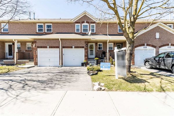 2 Bridlefield Crescent Townhomes