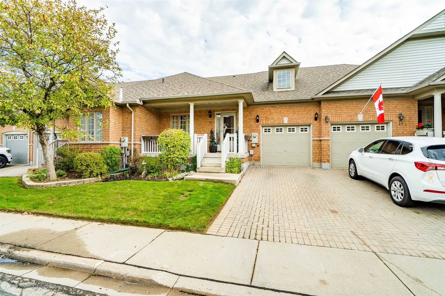 1-7 Ranchwood Place. Rosedale Village - Model Court is located in  Brampton, Toronto - image #2 of 2