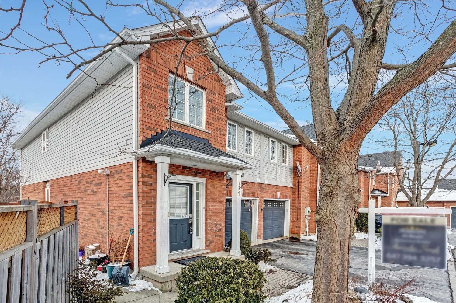 1745 Creek Way. 1765 Creek Way Townhomes is located in  Burlington, Toronto - image #1 of 2