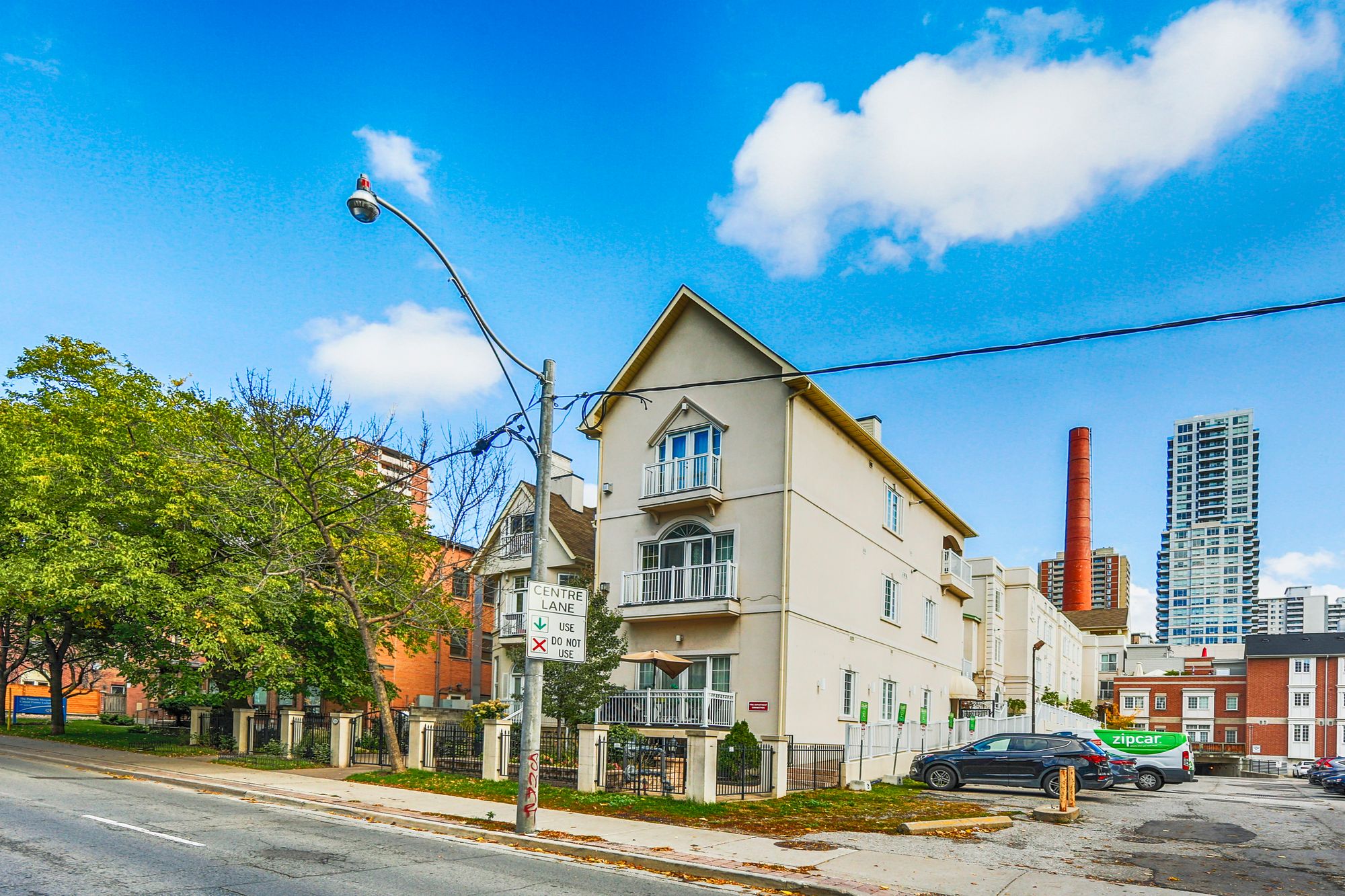 539 Jarvis St The Mansions on Jarvis Get listing alerts for sale and rent! Strata.ca