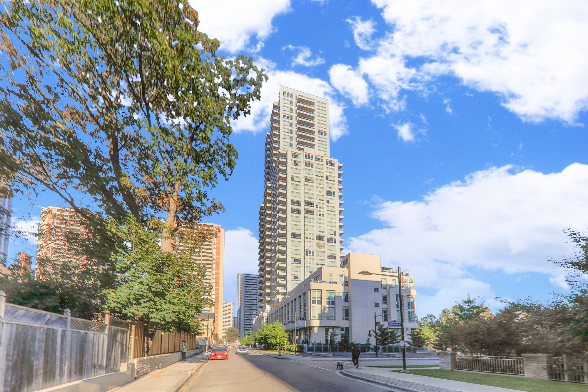 500 Sherbourne St The 500 Sherbourne Condos 1 Bed + Den 1 Bath