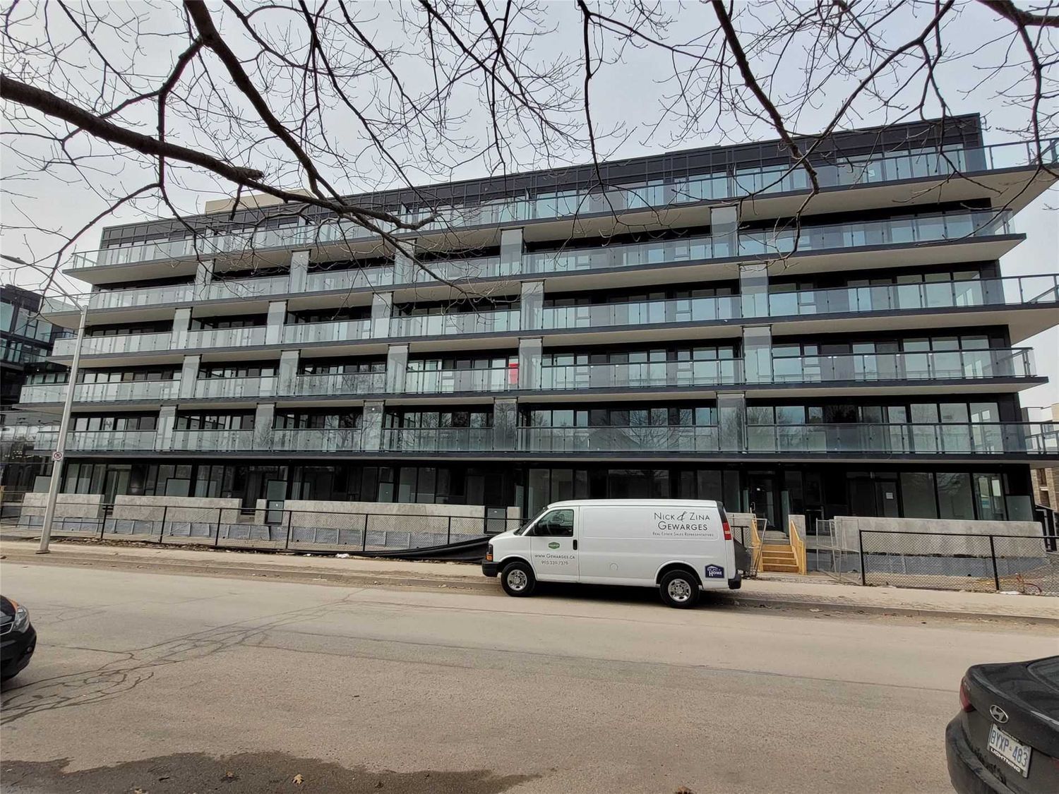 1117 Cooke Boulevard. The West Condos at Stationwest is located in  Burlington, Toronto - image #2 of 3