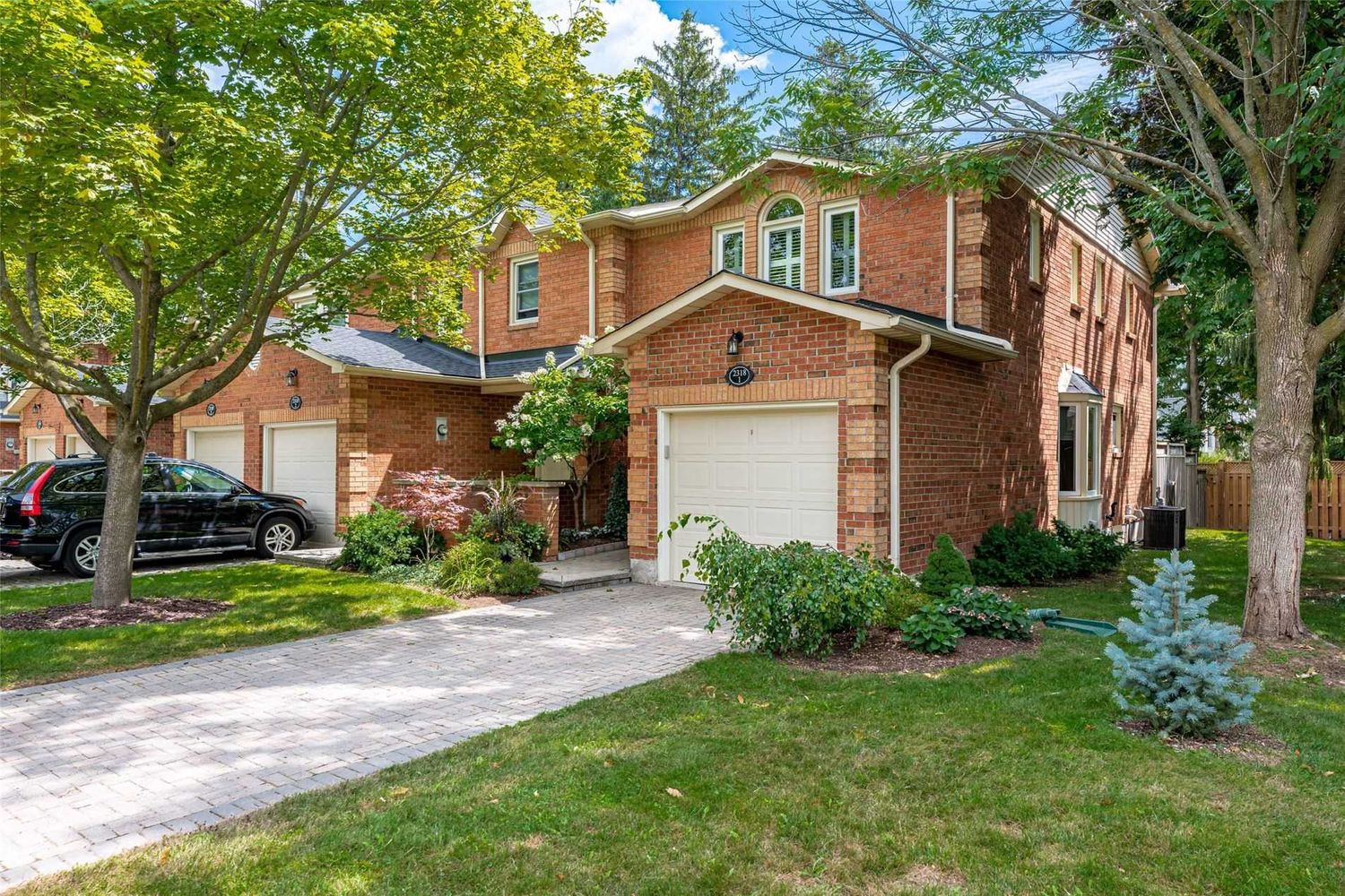 2314-2322 Marine Drive. Mariners Mews is located in  Oakville, Toronto - image #2 of 2