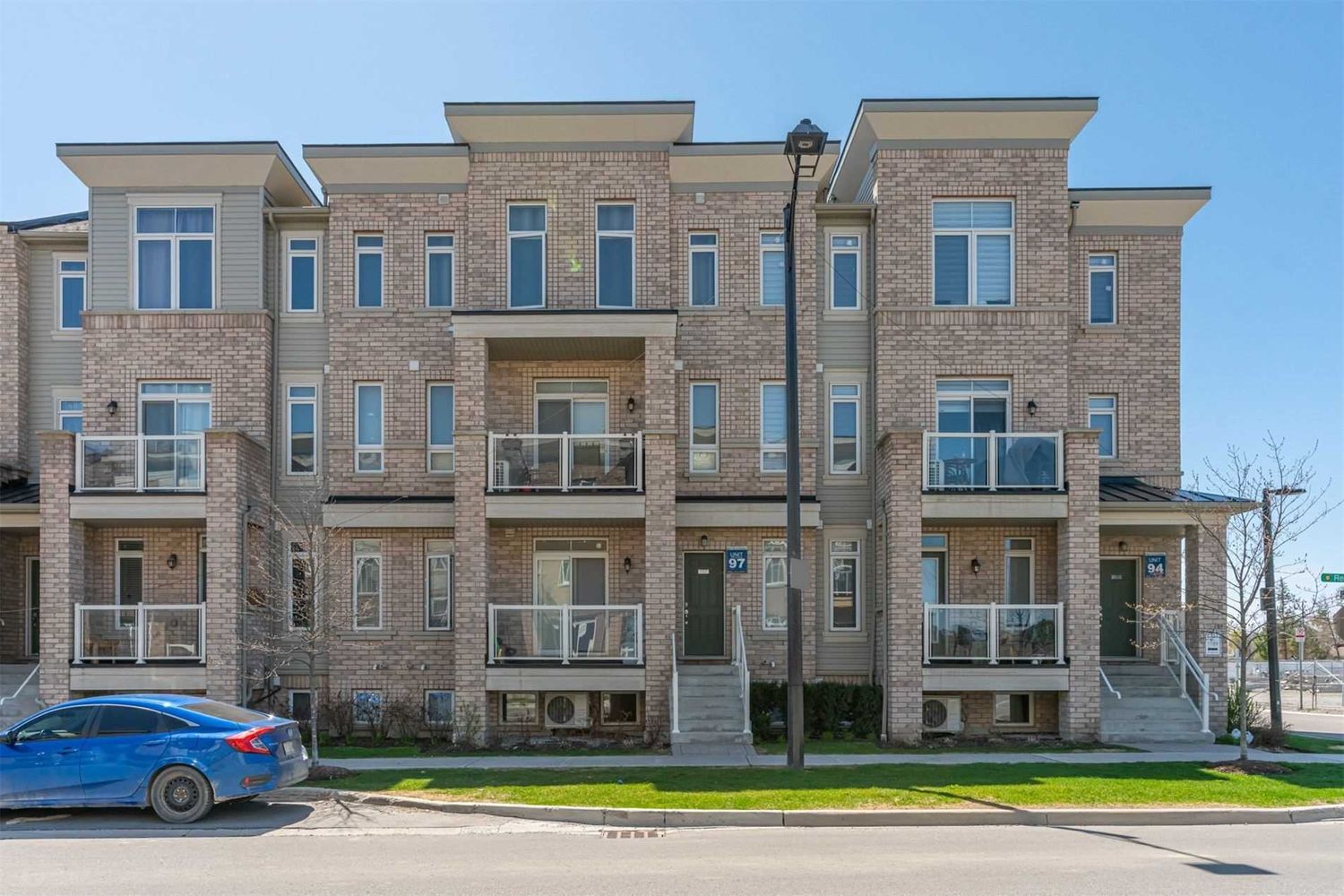 1751-1789 Rex Heath Dr,. 2410 Nantucket Chase Townhomes is located in  Pickering, Toronto - image #1 of 2