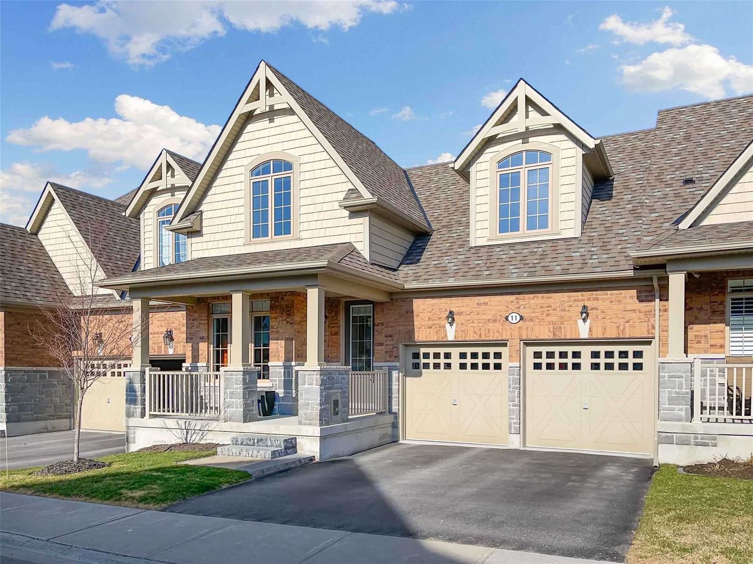 1-67 Bill Knowles Street. 1-67 Bill Knowles Street Townhomes is located in  Uxbridge, Toronto - image #1 of 2