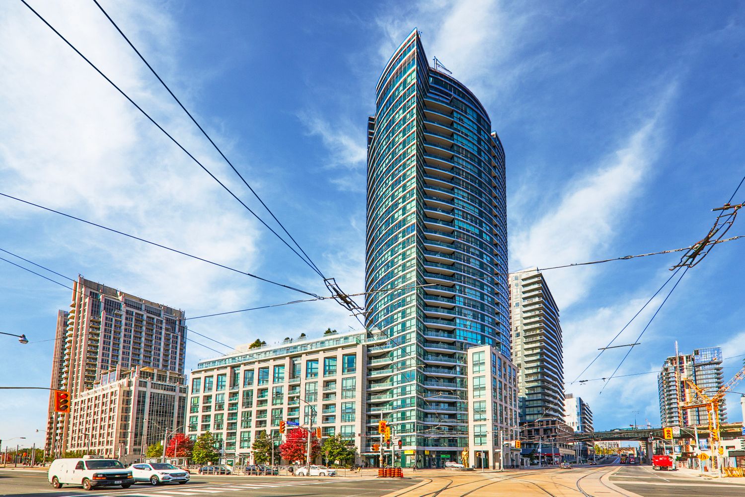 600 Fleet Street. Malibu Condos at Harbourfront is located in  Downtown, Toronto - image #1 of 5