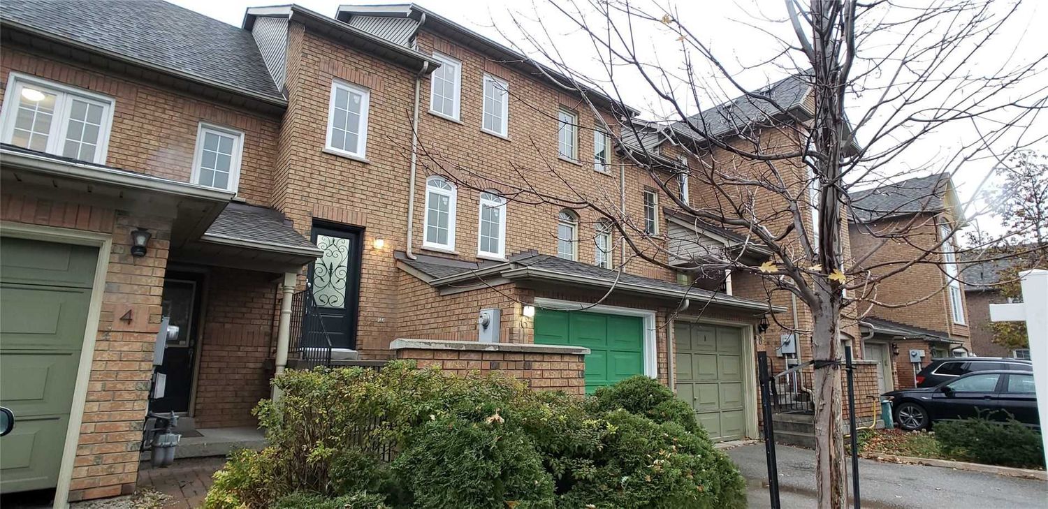 1-45 Larissa Court. Larissa Court is located in  Vaughan, Toronto - image #2 of 3