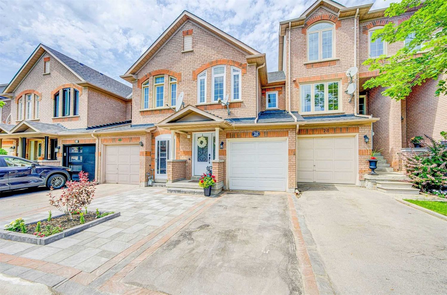 2-92 Tania Crescent. Tania Crescent Townhomes is located in  Vaughan, Toronto - image #2 of 3