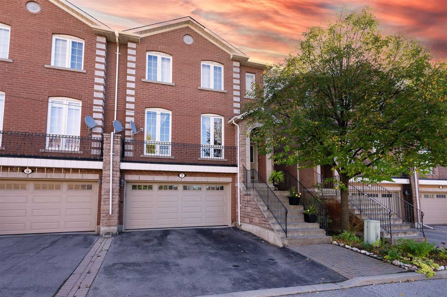 603 Clark Avenue W. Parklane Circle is located in  Vaughan, Toronto - image #1 of 3