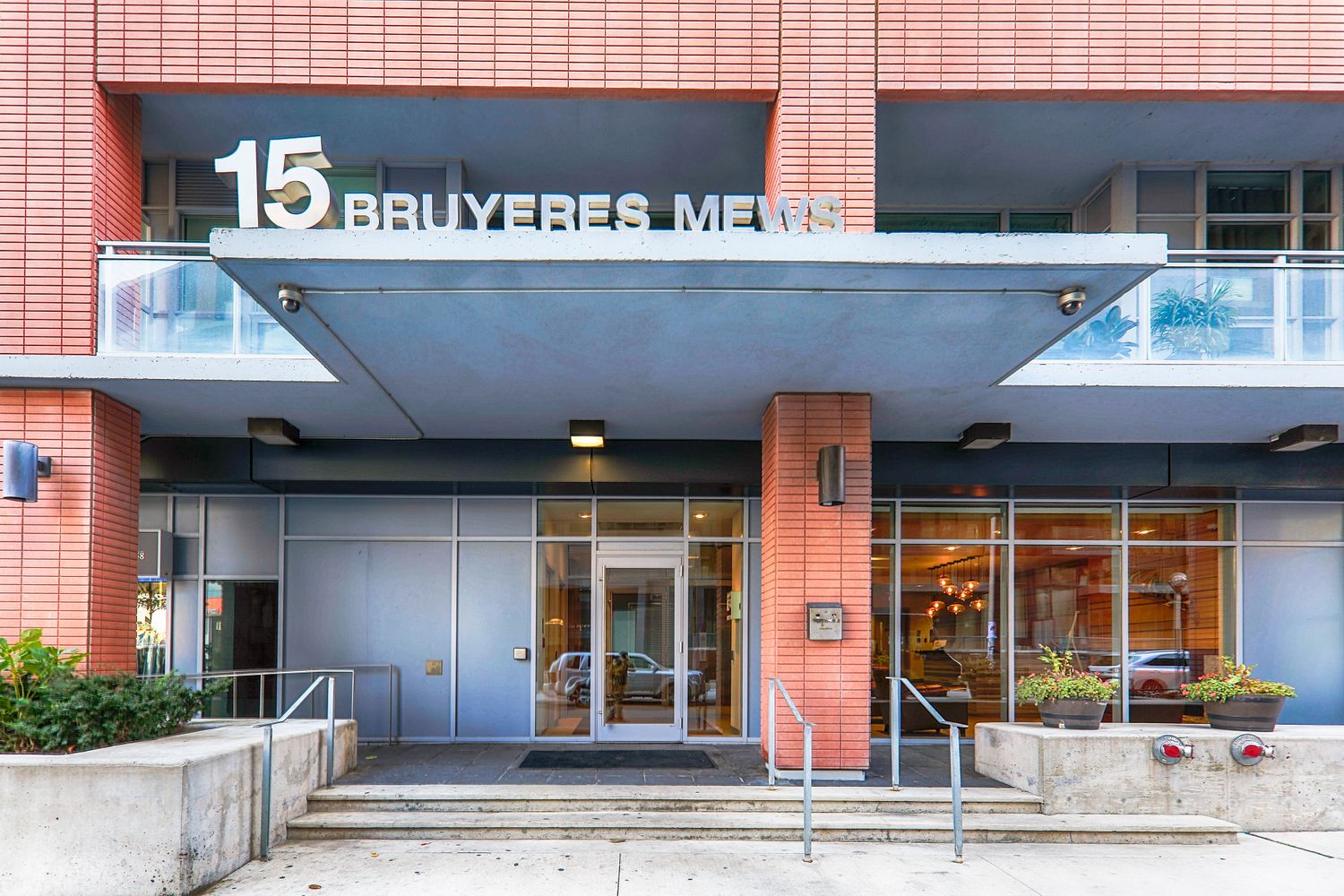 15 Bruyeres Mews. LTD is located in  Downtown, Toronto - image #4 of 4