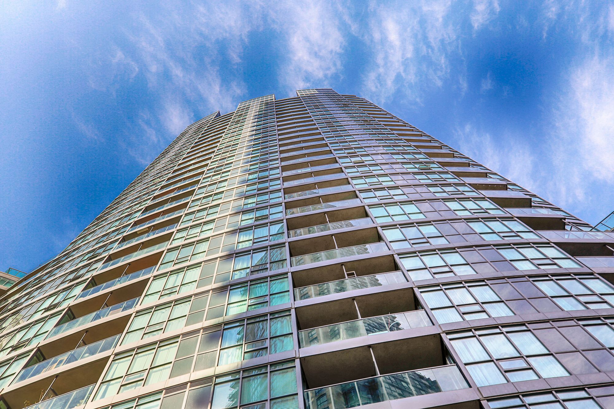 231 Fort York Blvd. This condo at Atlantis at Waterpark City is located in  Downtown, Toronto - image #3 of 4 by Strata.ca