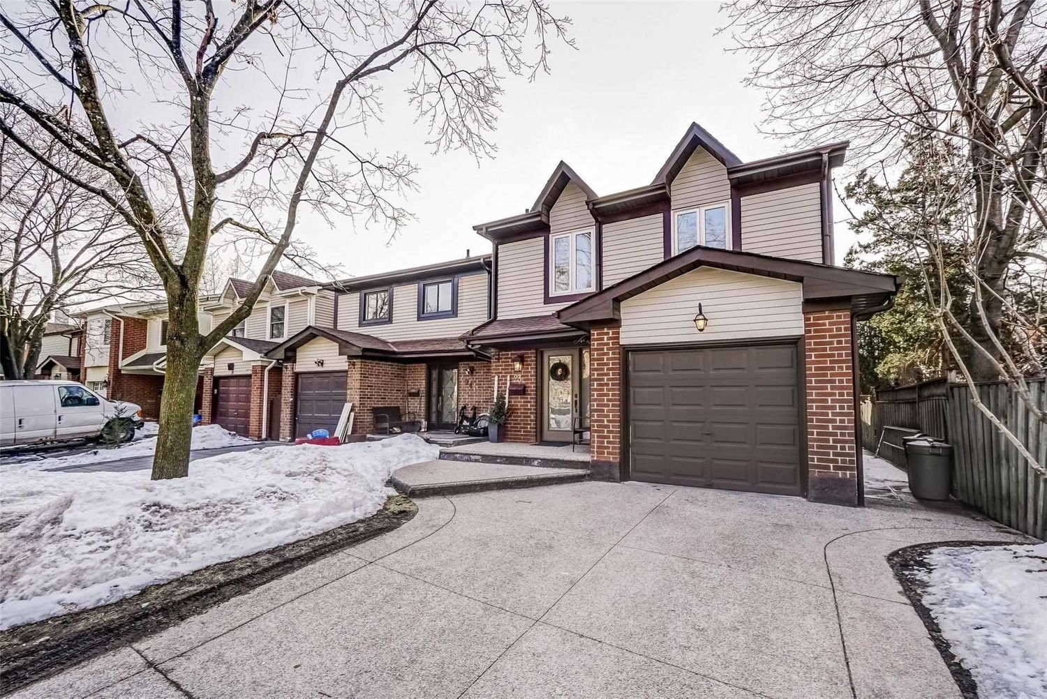 141 Castle Rock Drive.  141 Castle Rock Drive Townhomes is located in  Markham, Toronto - image #1 of 2