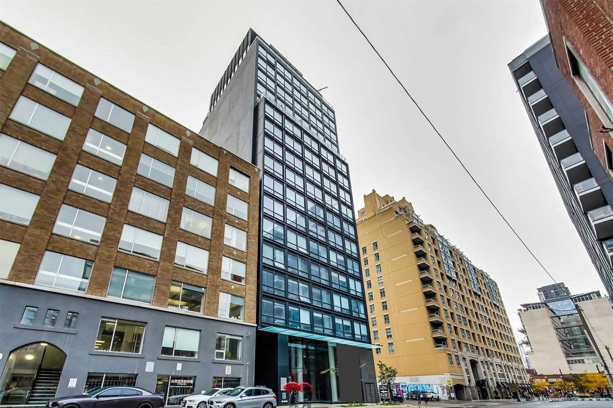 440-458 Richmond Street W. The Woodsworth Condos is located in  Downtown, Toronto - image #2 of 2