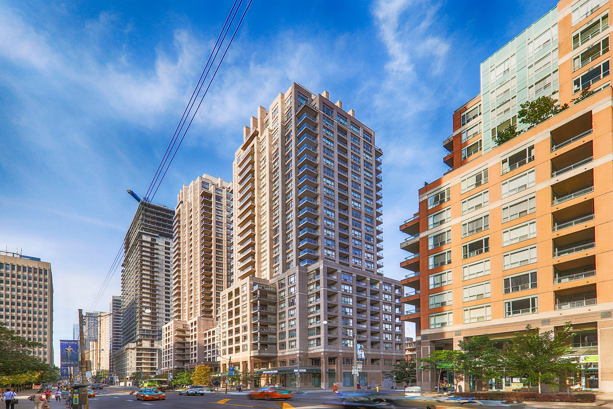 909 Bay St The Allegro 2