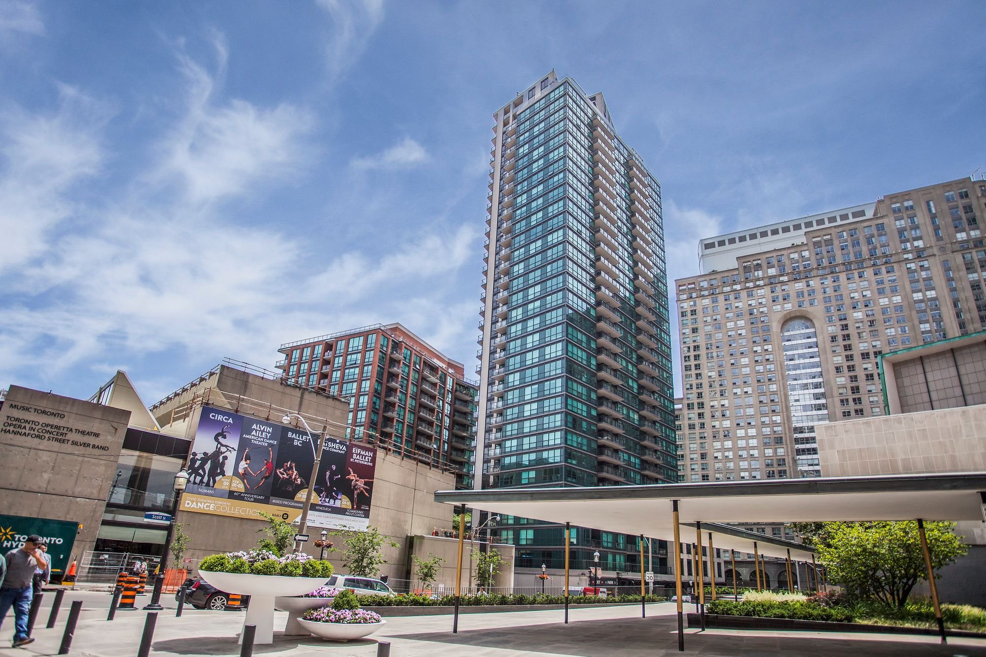 38 The Esplanade London on the Esplanade 4 Condos for Sale & 3 Units for Rent Strata.ca