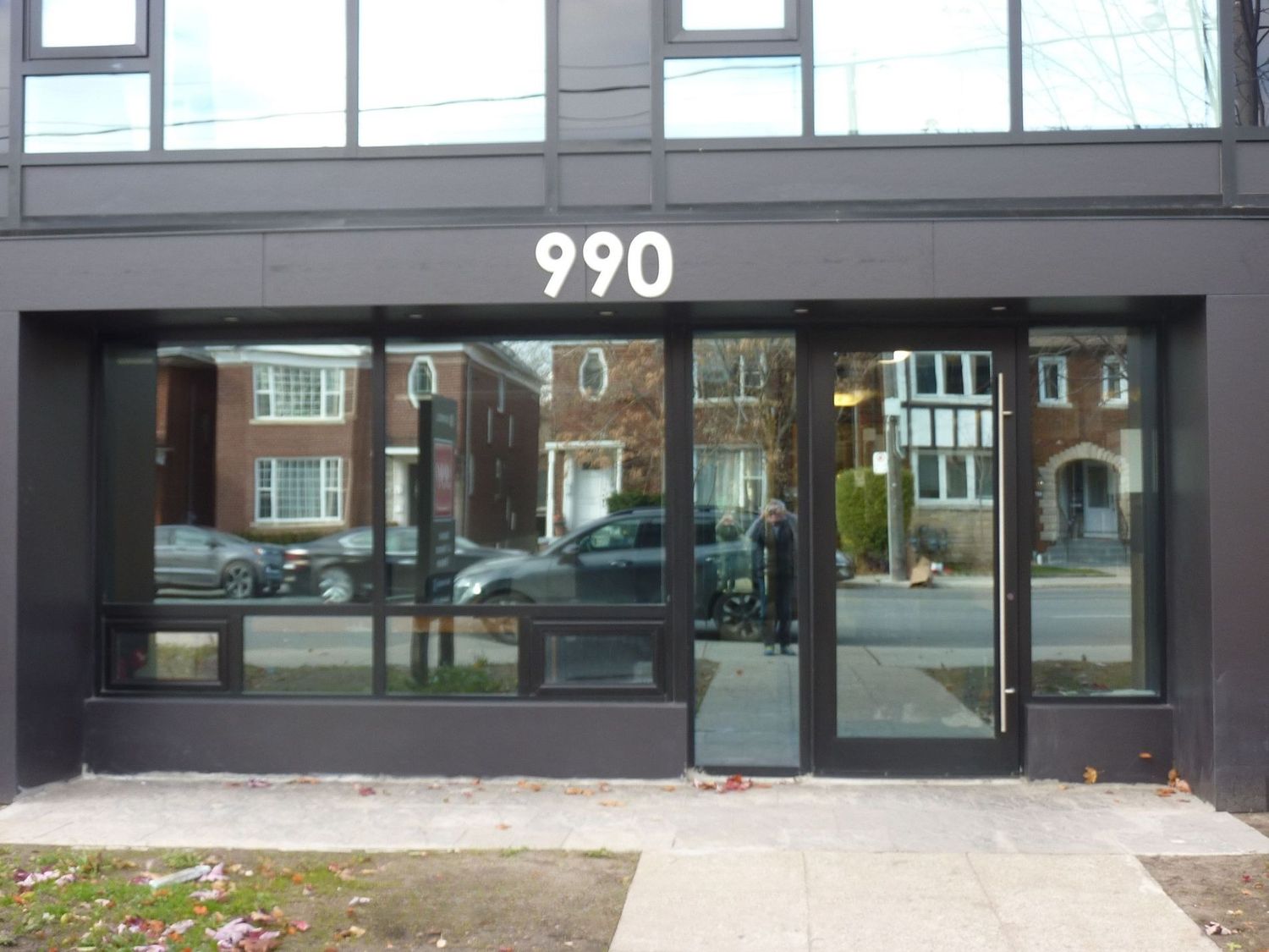 990 Avenue Road. 990 Avenue Rd is located in  Midtown, Toronto - image #3 of 4