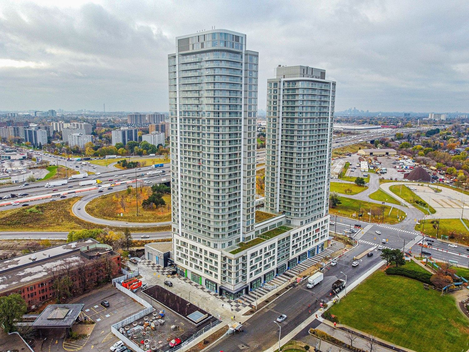 2031-2035 Kennedy Road. KSquare Condos is located in  Scarborough, Toronto - image #1 of 6